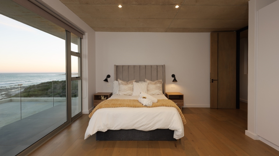 5 Bedroom Property for Sale in Suiderstrand Western Cape
